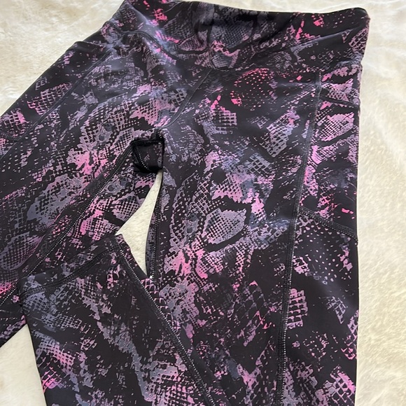 DKNY Snakeskin Legging - Picture 3 of 7